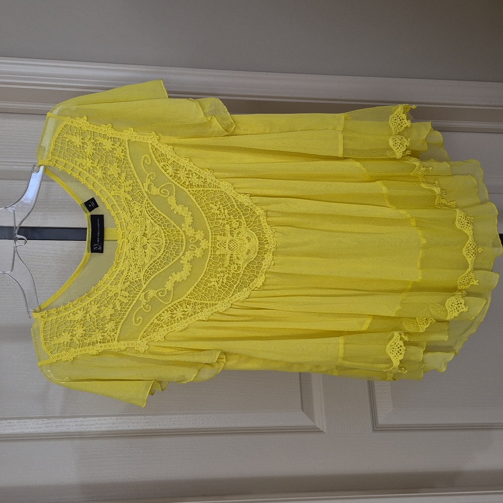 New York & Company Crochet Yoke Layered Flutter Sleeve Top in Yellow Size M